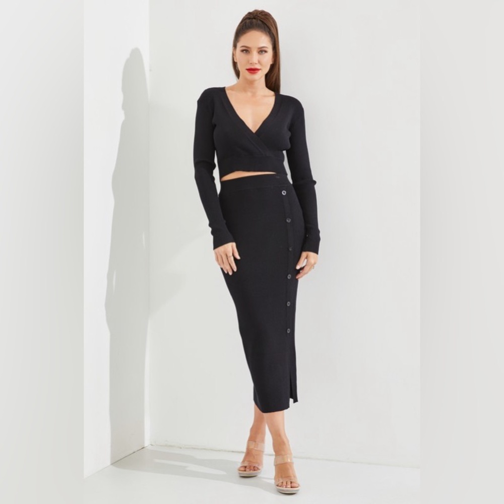39. Knit Crop Top and Midi Skirt Set in Black